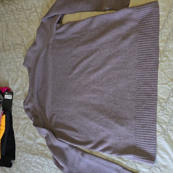 Sweater - Picture 6 of 6